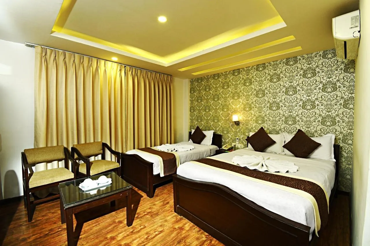 Kathmandu Grand Hotel 3*,